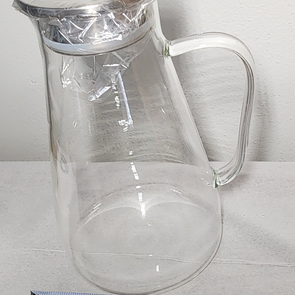 Stylish Glass Pitcher with Silver Lid - 68 Oz - Picture 16 of 16